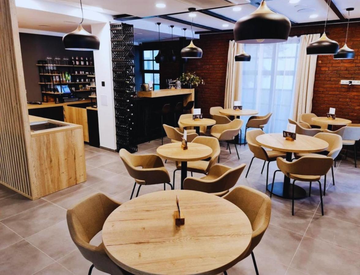 Garni Hotel Dock Bratislava Dış mekan fotoğraf