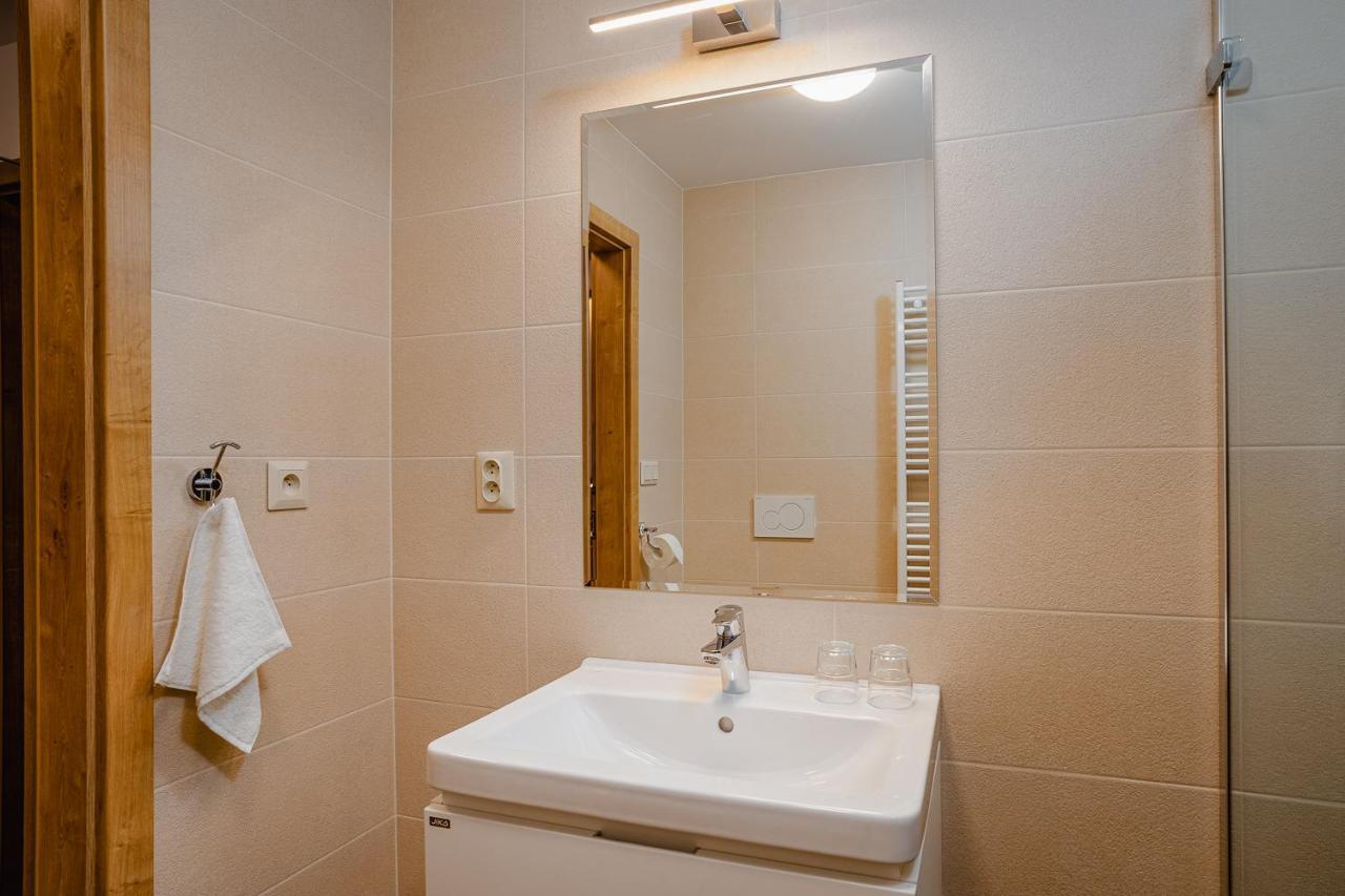 Garni Hotel Dock Bratislava Dış mekan fotoğraf